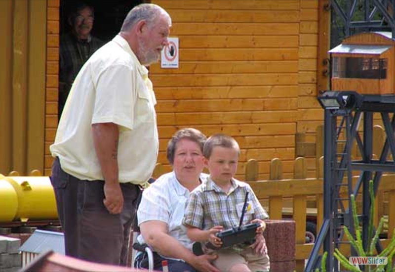 Harry mit Frau und Enkel aus England
